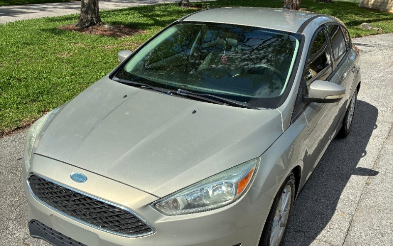 2015 Ford Focus · Gold rental vehicle