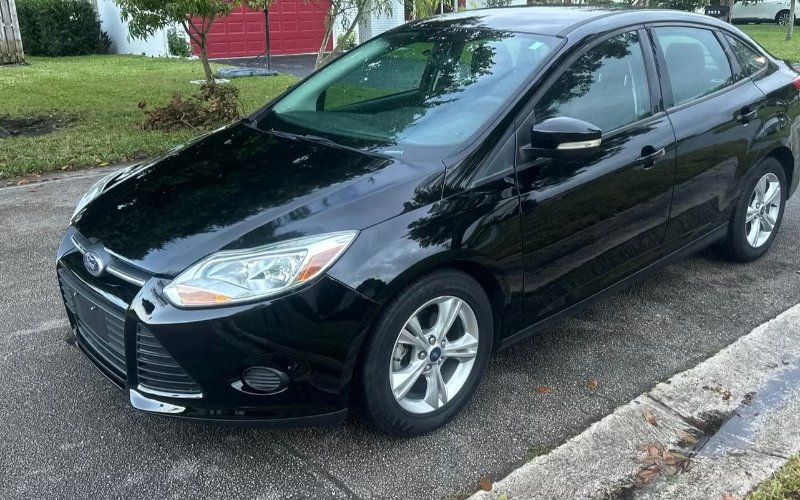 2013 Ford Focus · Black rental vehicle