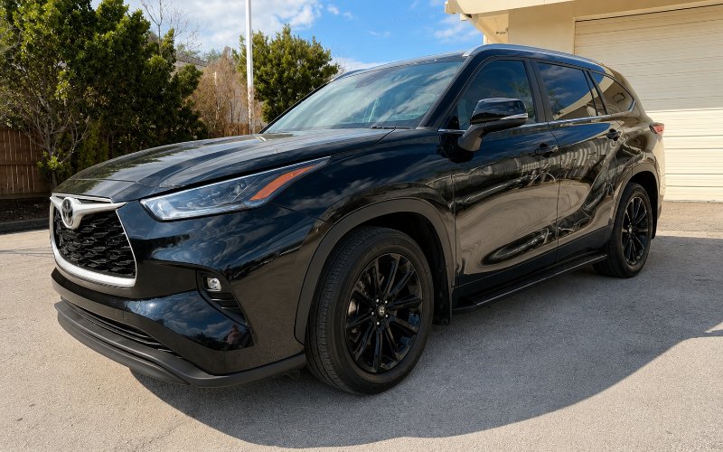 2023 Toyota Highlander rental vehicle