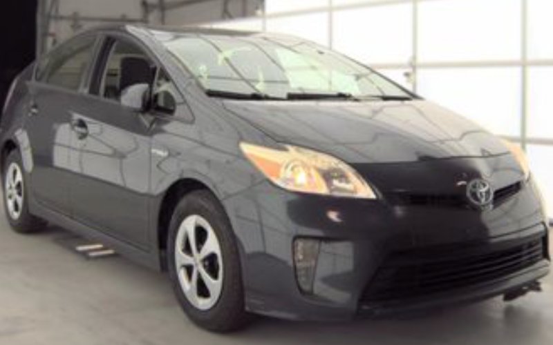 2015 Toyota Prius · Gray rental vehicle