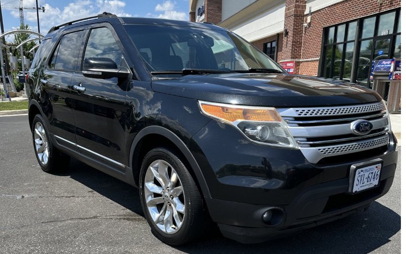2014 Ford Explorer XLT rental vehicle