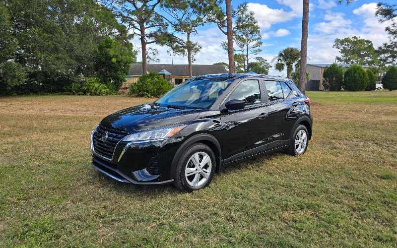 2021 Nissan Kicks · Black rental vehicle